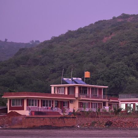 Wind And Waves Beach Resort Dapoli Exterior photo