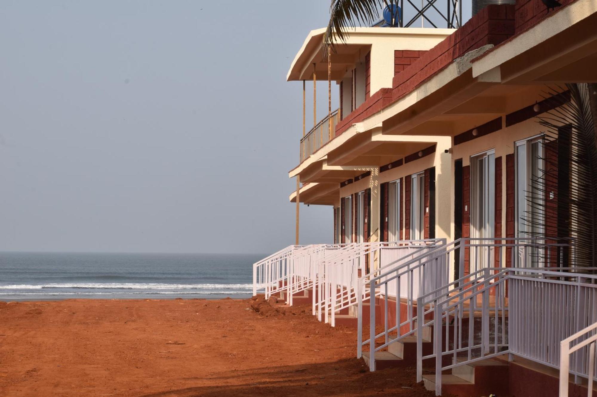 Wind And Waves Beach Resort Dapoli Exterior photo